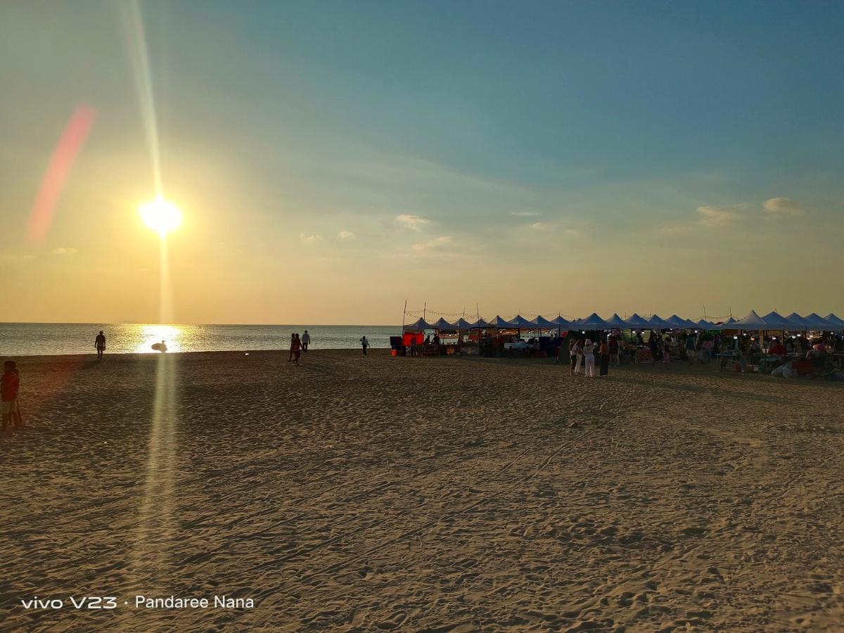 Mandala Beach Villa Jomtiean Pantai Jomtien Bagian luar foto